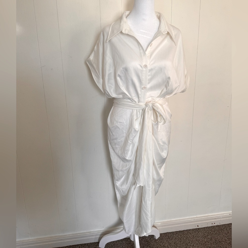 Off-white button down dress with tie. Never worn. Size M